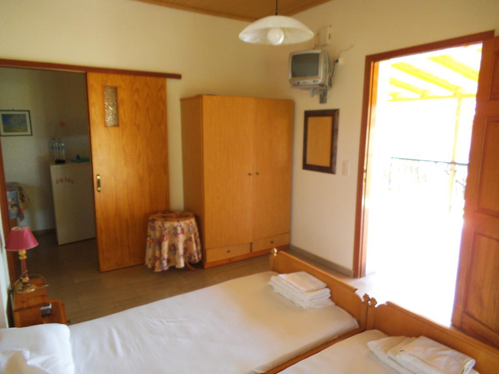 Villa Xenos Kalamákion 部屋 写真