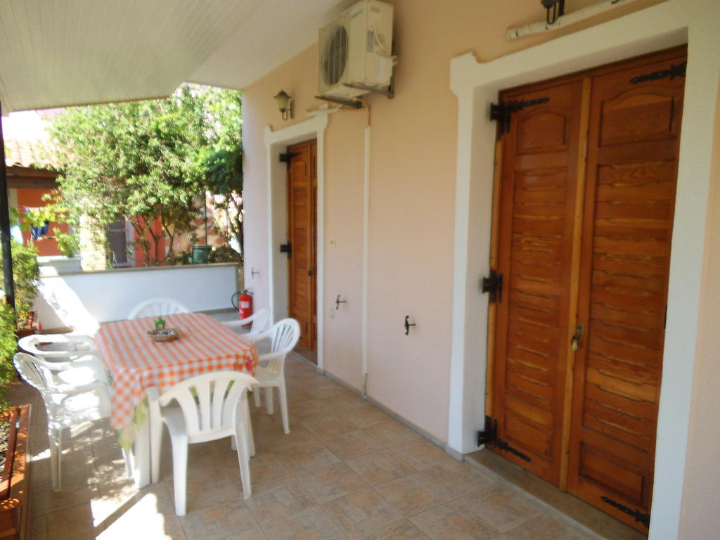 Villa Xenos Kalamákion 部屋 写真