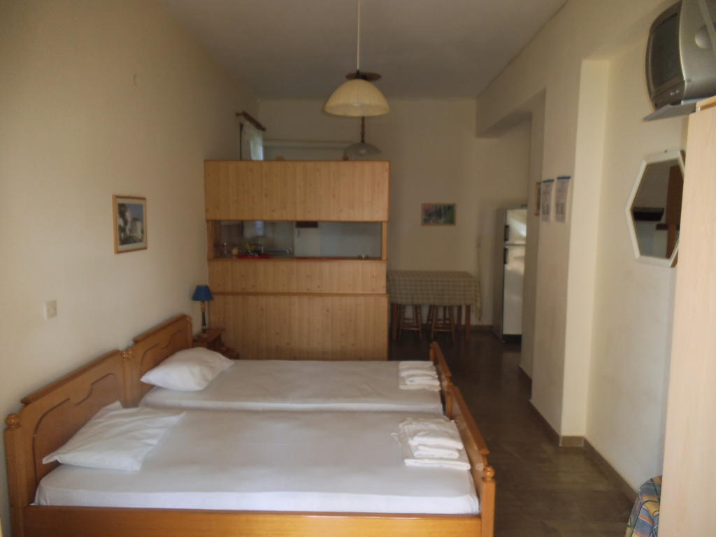 Villa Xenos Kalamákion 部屋 写真